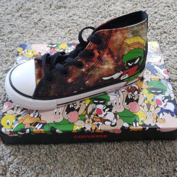 marvin the martian chuck taylors